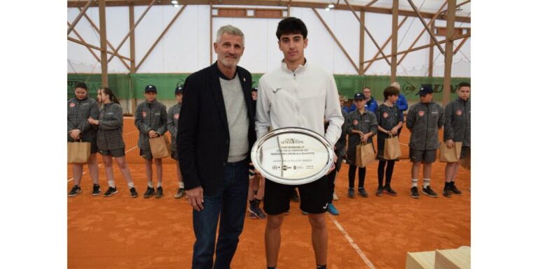 Pablo Martínez inicia fuerte el curso y gana el torneo júnior de Aviñón